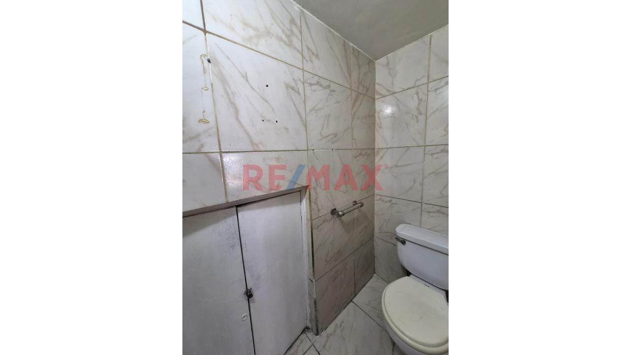 Se Alquila Local Comercial En Av Benavides — foto 8