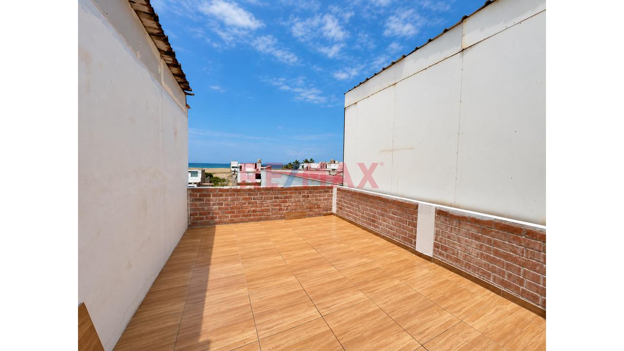 Casa Con Piscina, 6 Dormitorios Y Departamento Independiente En Brisas De Villa - 16