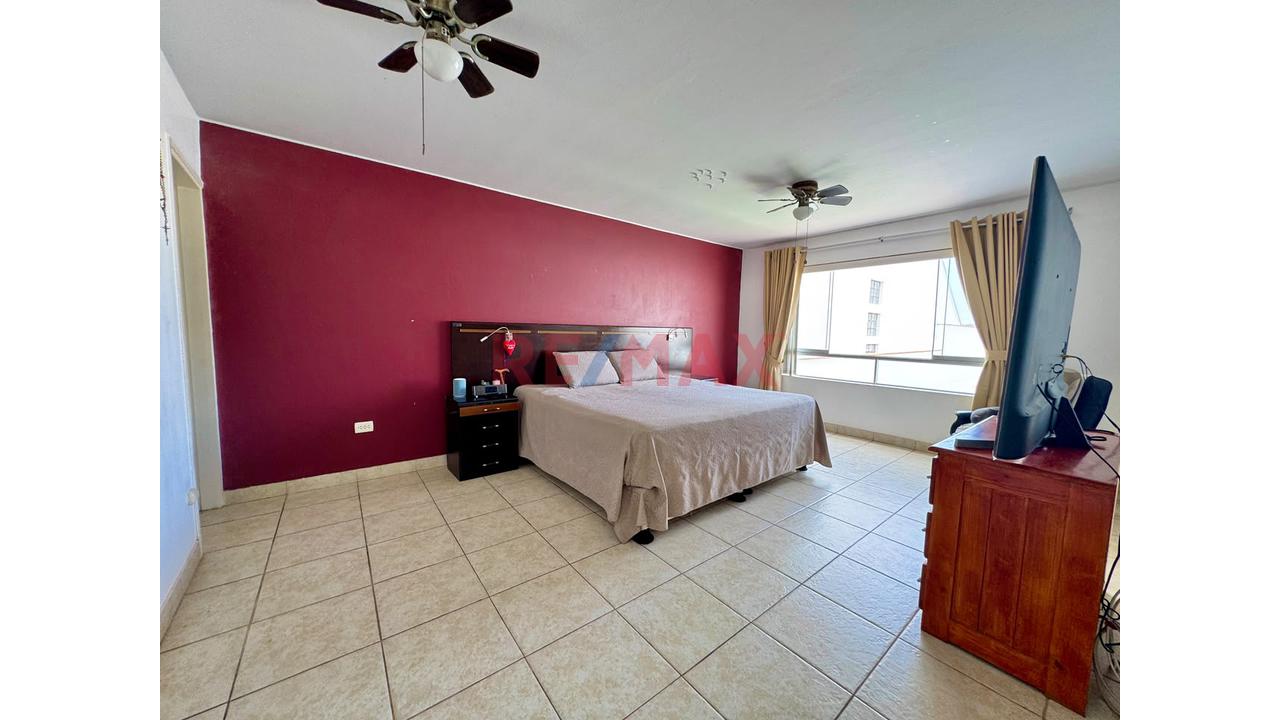 Casa Con Piscina, 6 Dormitorios Y Departamento Independiente En Brisas De Villa — foto 9