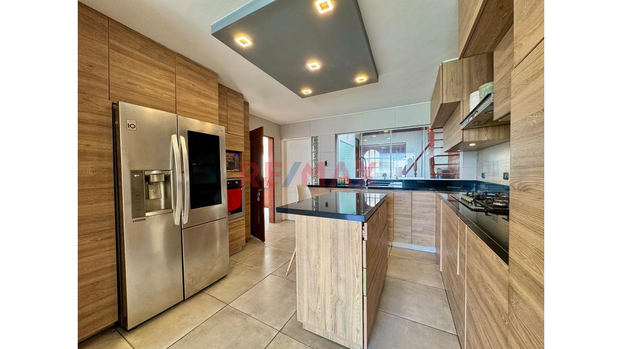 Casa Con Piscina, 6 Dormitorios Y Departamento Independiente En Brisas De Villa — foto 11