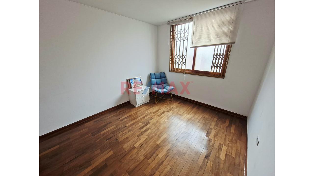 Acogedor Depa Semiamoblado En Av. Vicus - Surco — foto 14