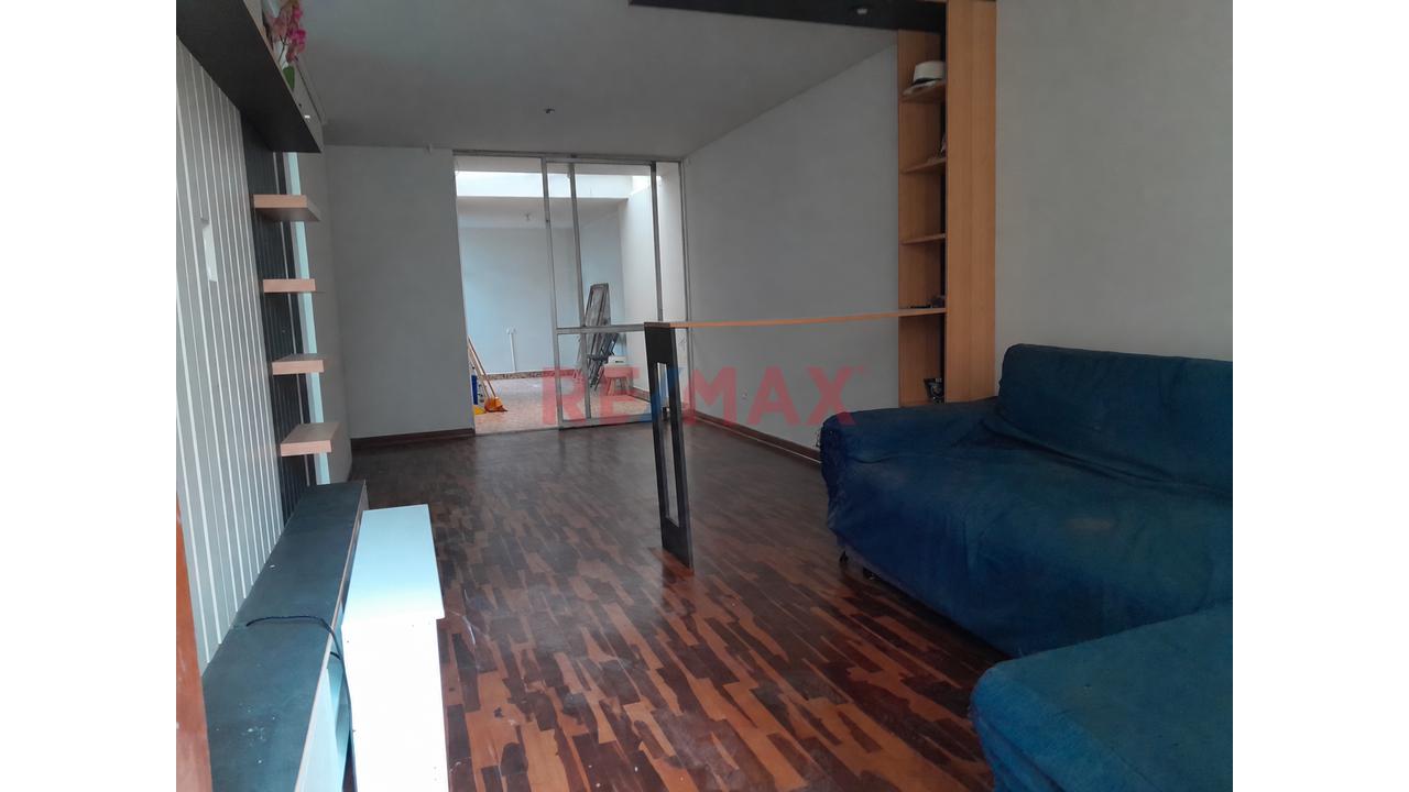 Casa En Alquiler En Chorrillos Con Cochera Y Vigilancia 24 Horas — foto 5