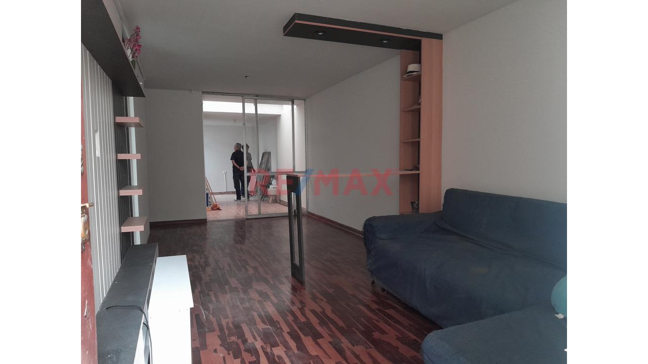 Casa En Alquiler En Chorrillos Con Cochera Y Vigilancia 24 Horas — foto 7