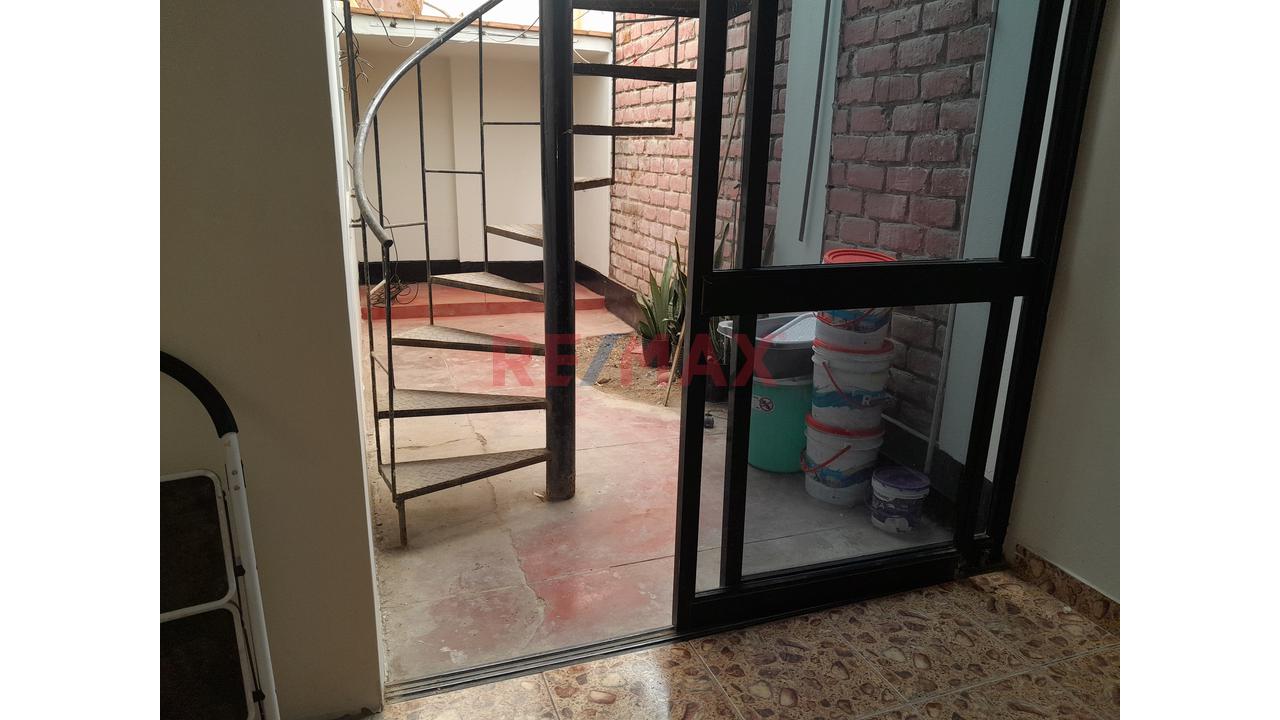 Casa En Alquiler En Chorrillos Con Cochera Y Vigilancia 24 Horas - 18