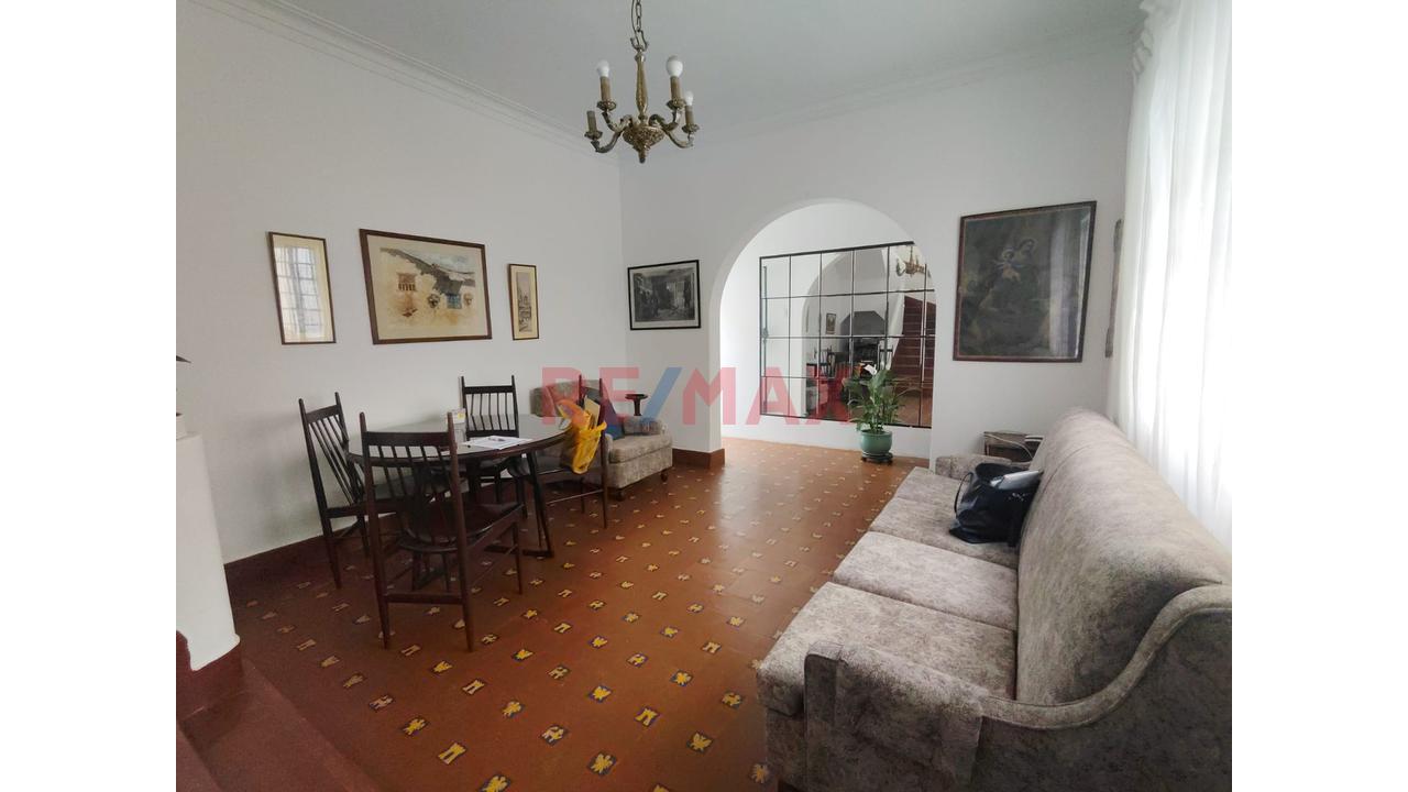Se Alquila Chalet Amoblado De 116M En El Corazon De Miraflores — foto 2