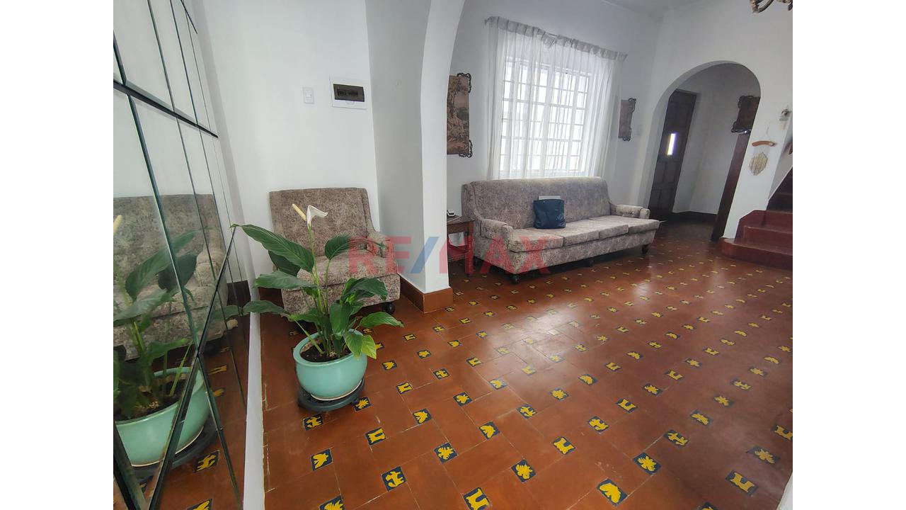 Se Alquila Chalet Amoblado De 116M En El Corazon De Miraflores
