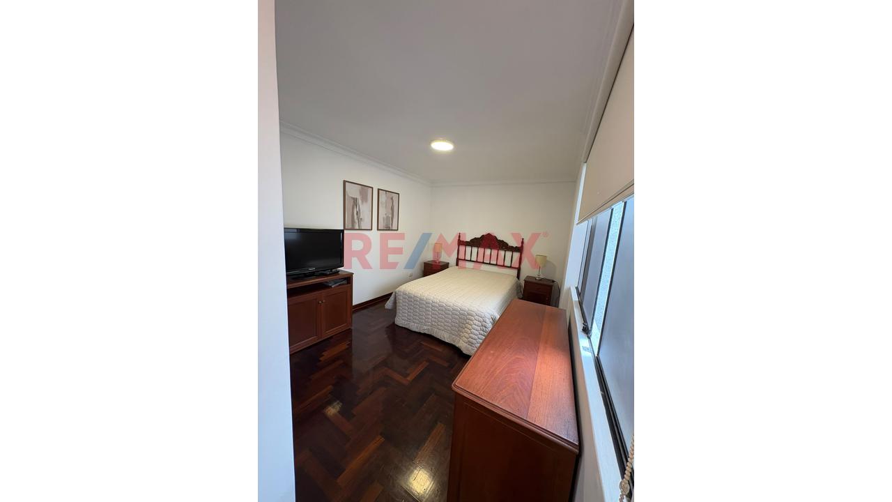 Alquilo Hermoso E Iluminado Departamento De 80M2 En Miraflores + Cochera. Amoblado — foto 7