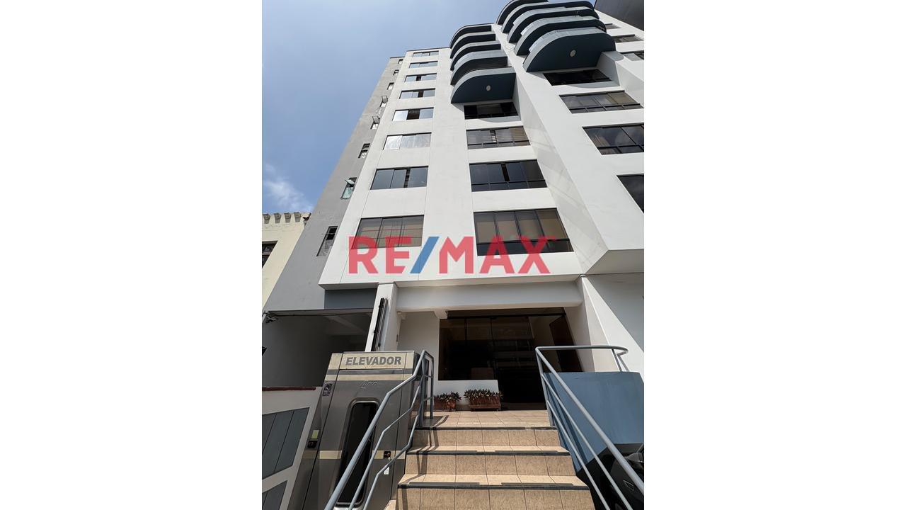 Alquilo Hermoso E Iluminado Departamento De 80M2 En Miraflores + Cochera. Amoblado