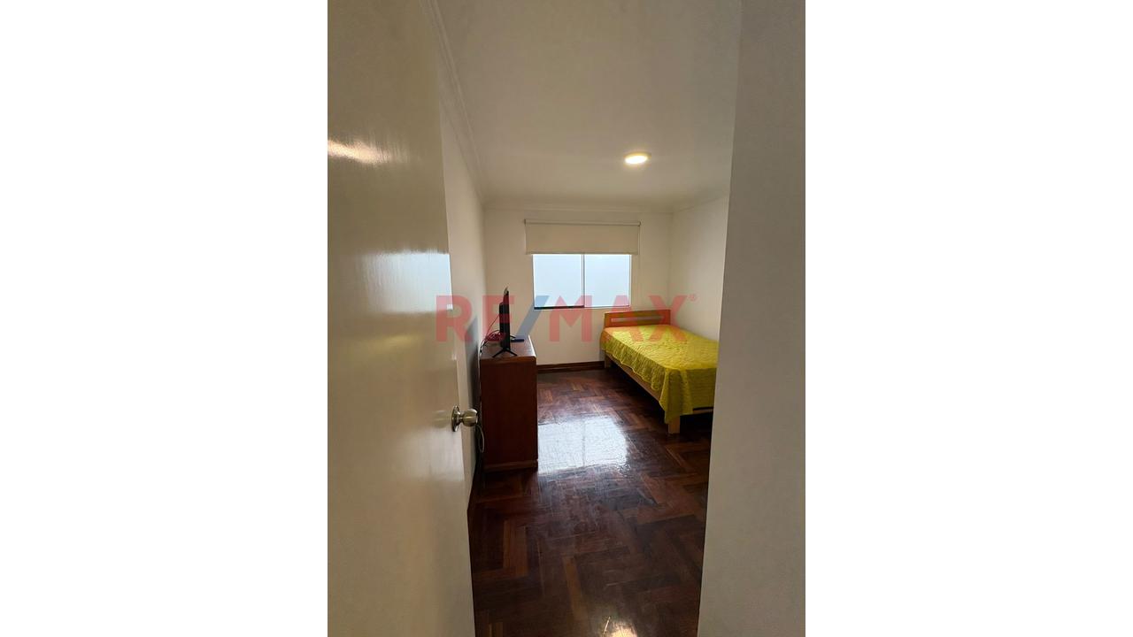 Alquilo Hermoso E Iluminado Departamento De 80M2 En Miraflores + Cochera. Amoblado — foto 10