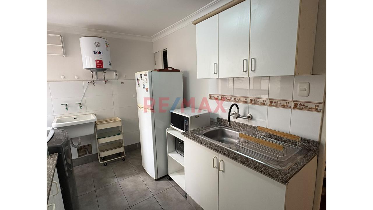 Alquilo Hermoso E Iluminado Departamento De 80M2 En Miraflores + Cochera. Amoblado — foto 11