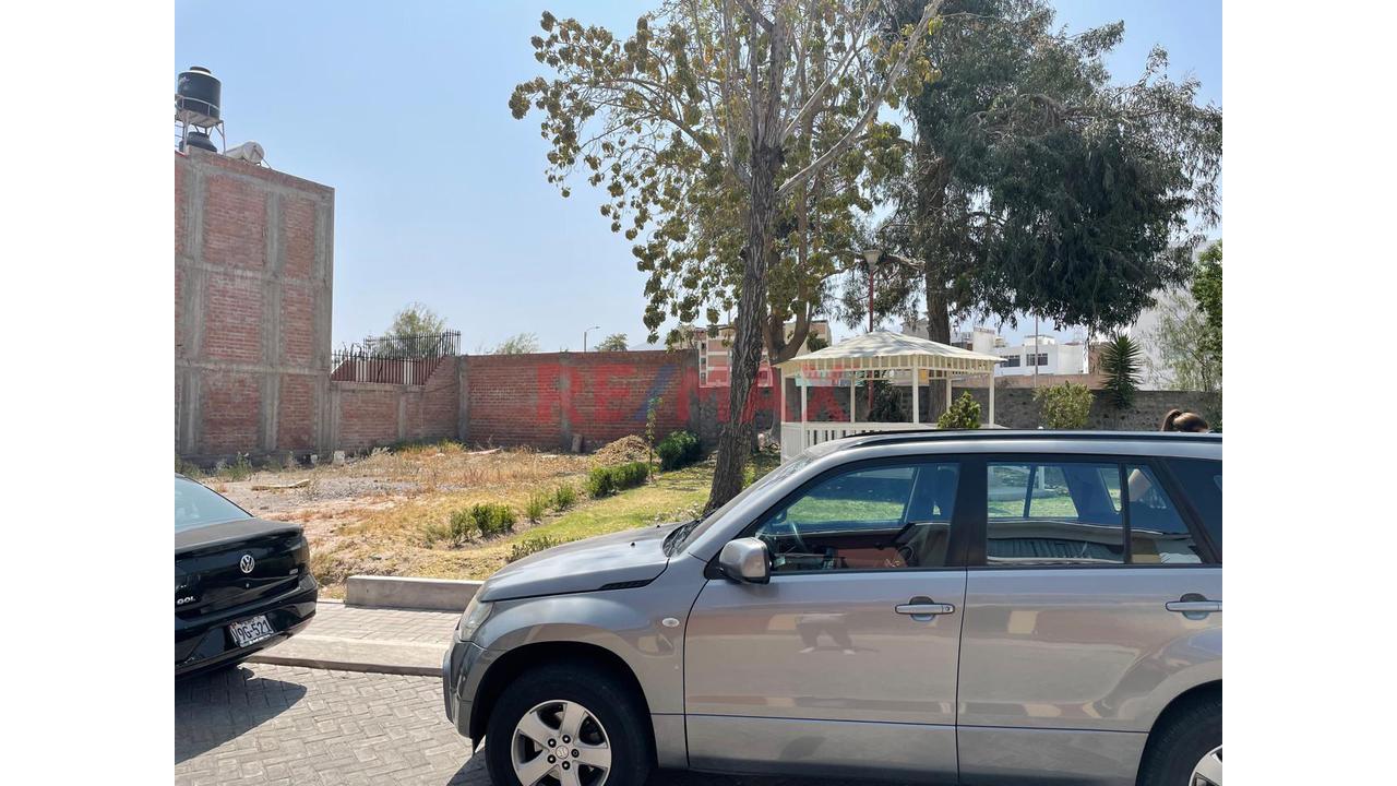 Exclusivo Terreno Residencial En Urb. Los Sauces - 3