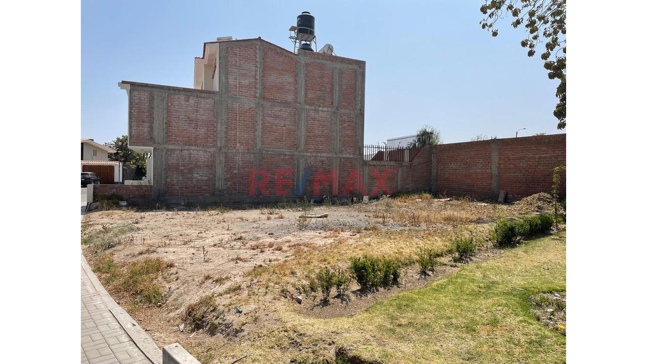 Exclusivo Terreno Residencial En Urb. Los Sauces - 1