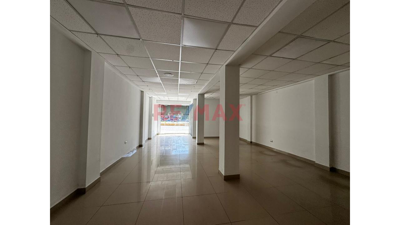 Local Comercial En Venta - 4