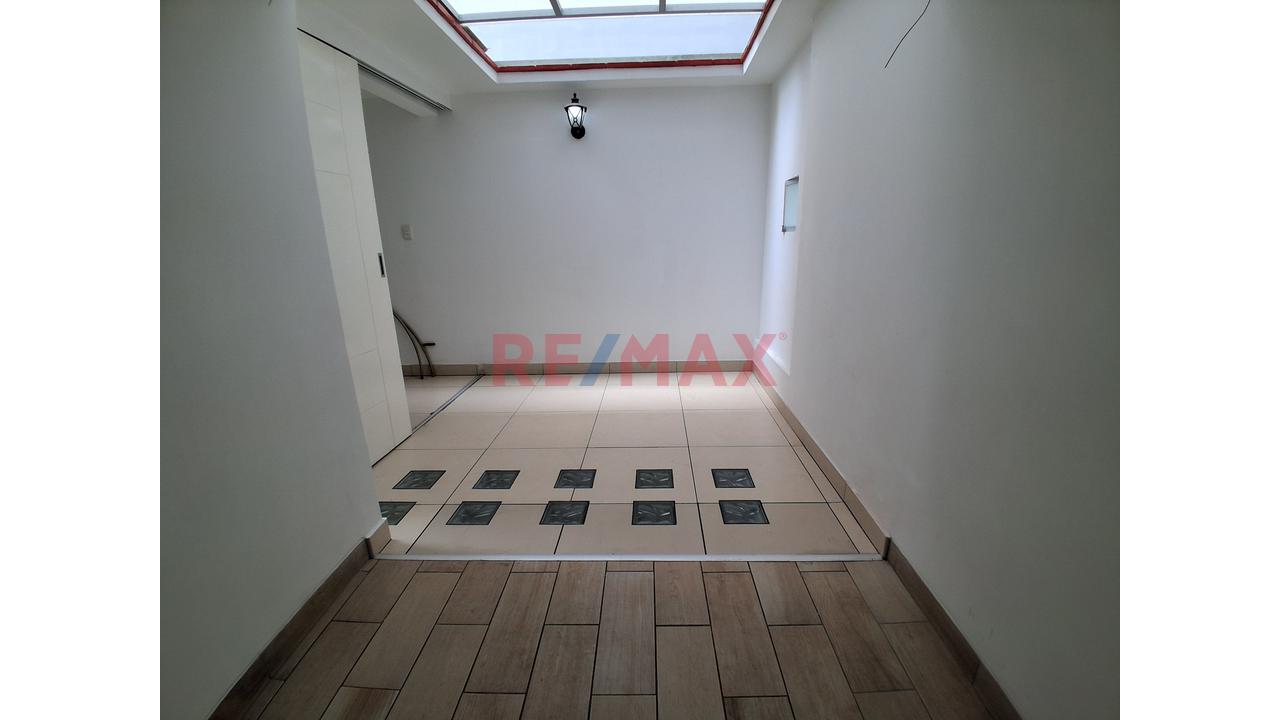 Departamento En Venta + Amplio Deposito. Jesús María — foto 4