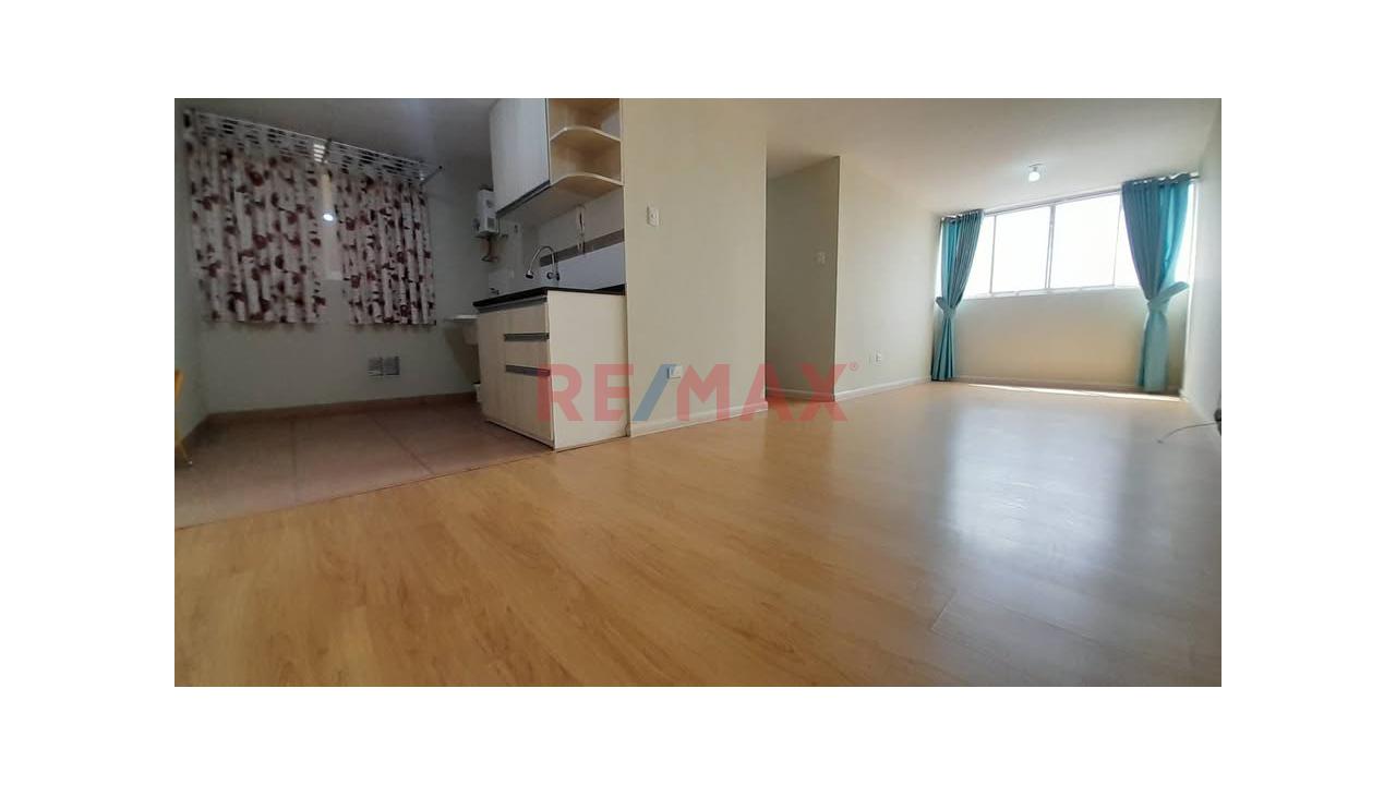 Alquiler De Departamento En Comas I Cond Torres Las Praderas (Av. Micaela Bastidas)I 3 Habitaciones — foto 2