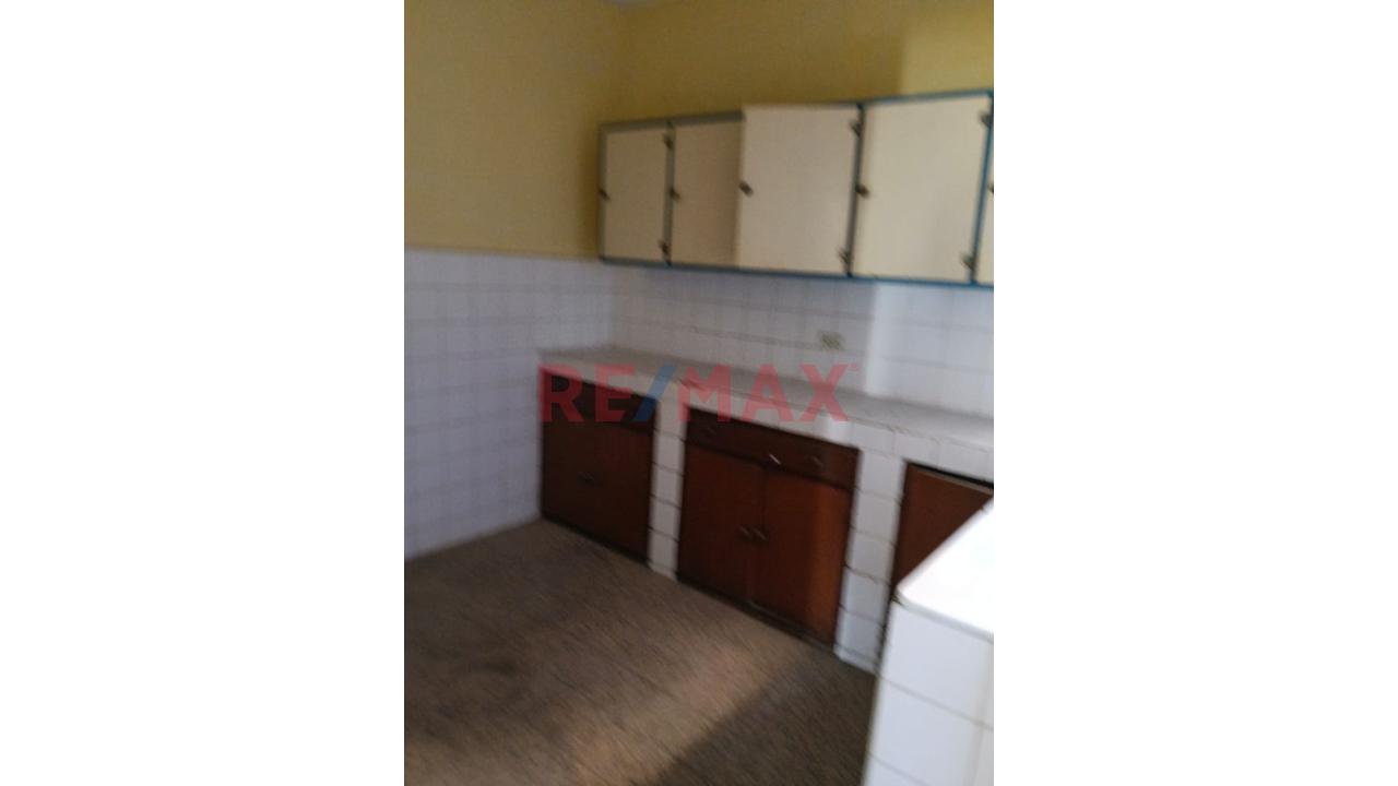 !!Gran Oportunidad!! Propiedad De Tres Pisos Con Gran Potencial A Precio Atractivo. — foto 5