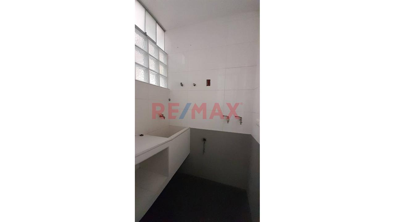 Departamento En Alquiler I Av. Los Dominicos Smp I 3 Habitaciones A 1/2 Av. Santa Rosa — foto 6