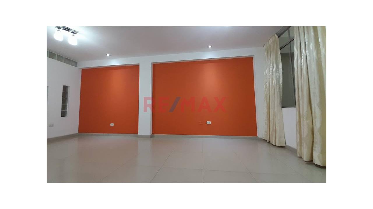 Departamento En Alquiler I Av. Los Dominicos Smp I 3 Habitaciones A 1/2 Av. Santa Rosa — foto 2