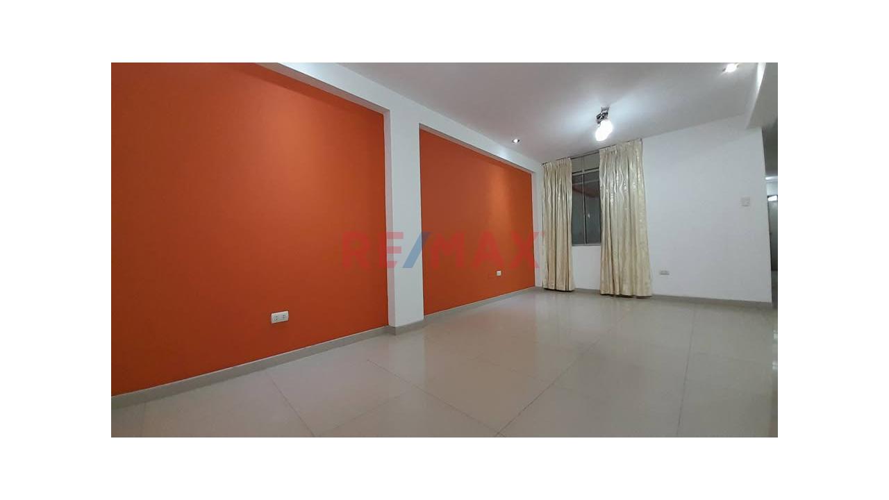 Departamento En Alquiler I Av. Los Dominicos Smp I 3 Habitaciones A 1/2 Av. Santa Rosa — foto 3