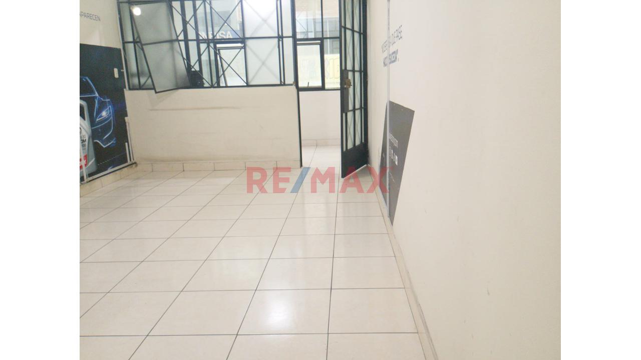 Alquiler De Oficinas En Av. Las Palmeras - Los Olivos — foto 5