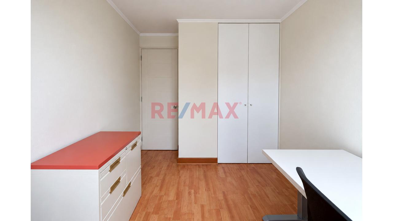 Alquilo Lindo Y Funcional Departamento Con Estacionamiento Con Excelente Ubicación Esquina Av. 28 De Julio Con Av. Reducto En Miraflores - 17