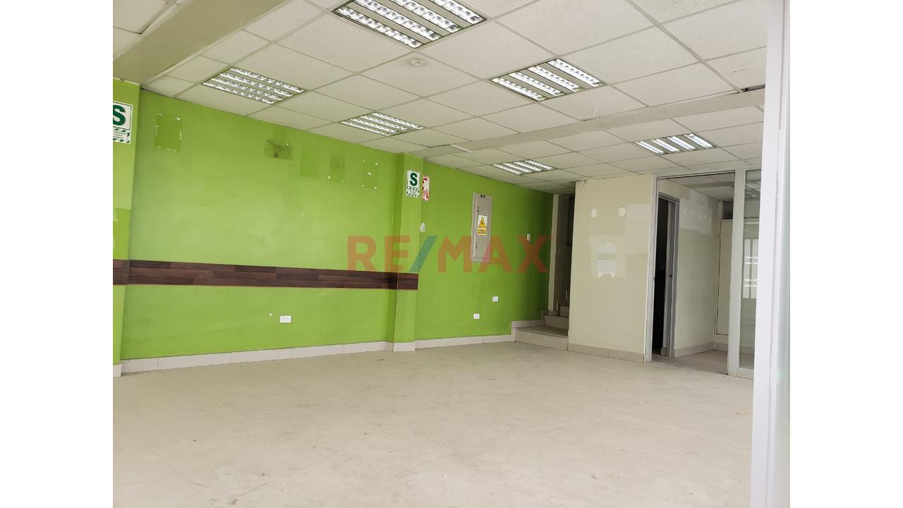 🏢 Se Alquila Local Comercial De 3 Pisos En Esquina | El Tambo — Una Ubicación Estratégica Para Empresas E Inversionistas - 6