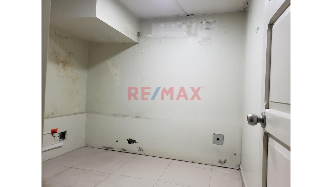 🏢 Se Alquila Local Comercial De 3 Pisos En Esquina | El Tambo — Una Ubicación Estratégica Para Empresas E Inversionistas - 10