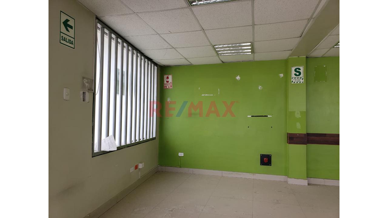 🏢 Se Alquila Local Comercial De 3 Pisos En Esquina | El Tambo — Una Ubicación Estratégica Para Empresas E Inversionistas - 7