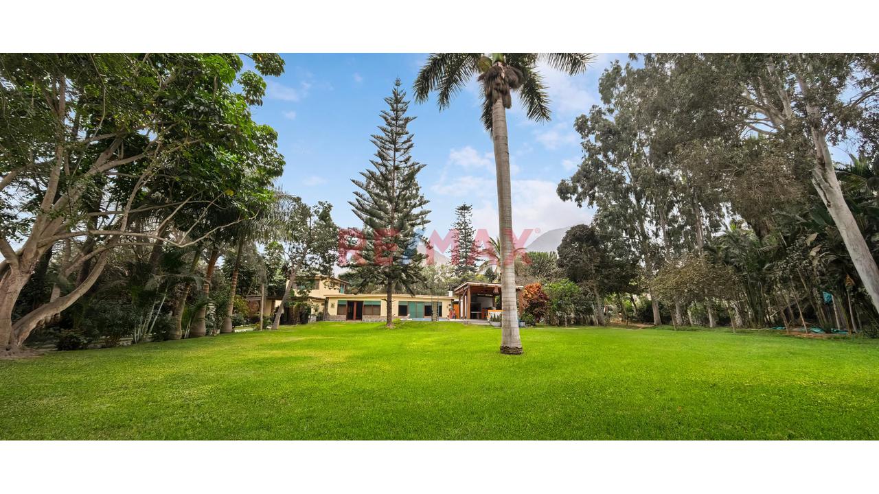 Exclusiva Casa De Campo En Cieneguilla | 2,805 M² | Piscina Y Áreas Verdes | A 1 Cuadra Del Óvalo — foto 2
