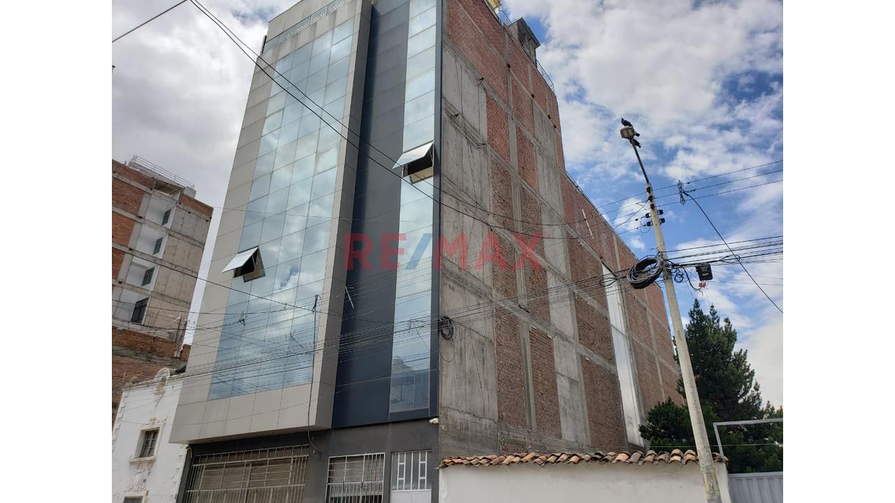 🏢✨ ¡Tu Empresa Merece Una Sede A La Altura De Su Crecimiento! ✨🏢 💼 Oficina Corporativa En Alquiler – 200 M² - 15