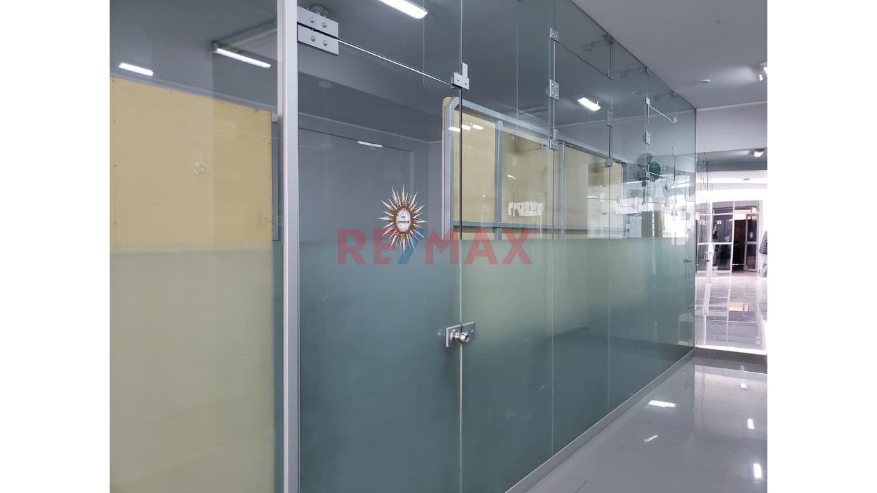 🏢✨ ¡Tu Empresa Merece Una Sede A La Altura De Su Crecimiento! ✨🏢 💼 Oficina Corporativa En Alquiler – 200 M² - 2