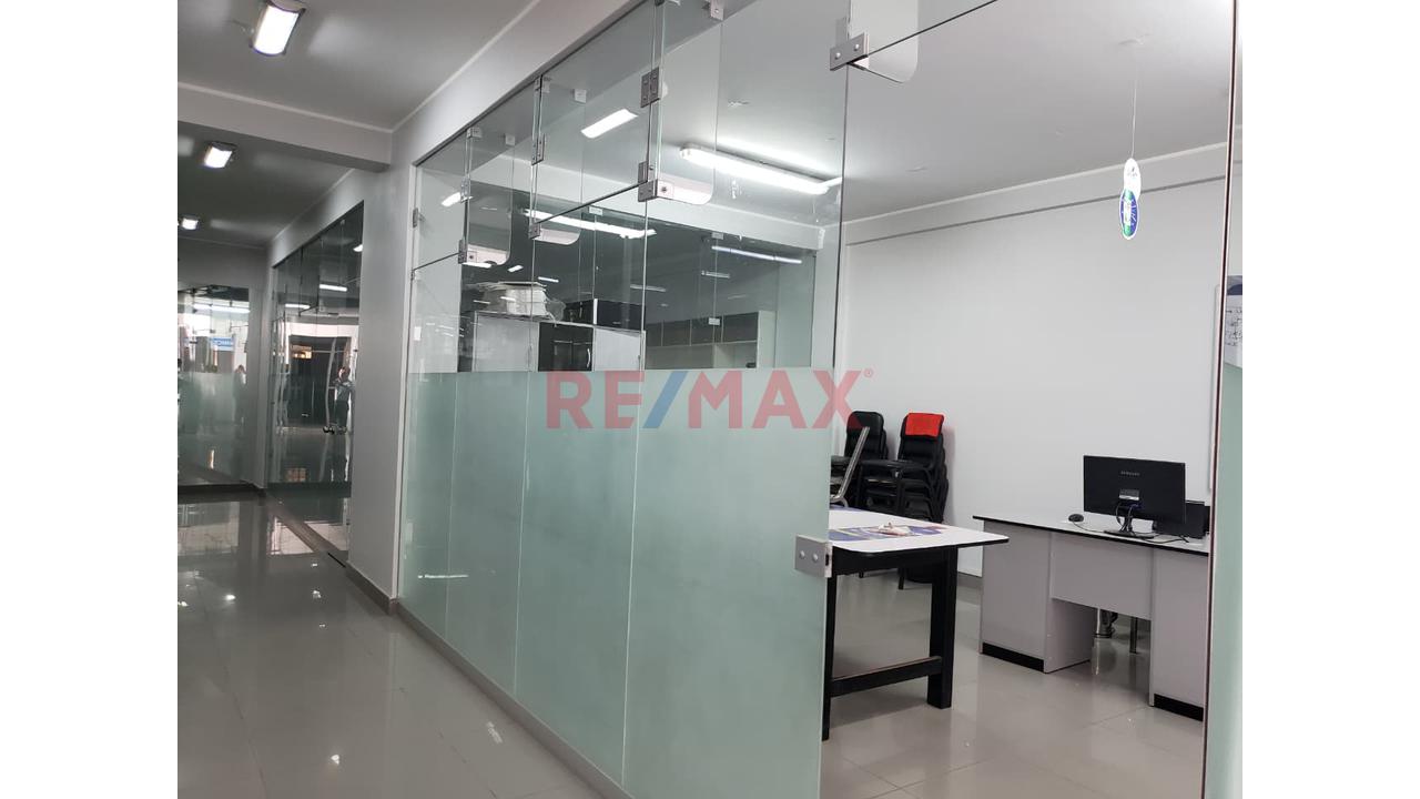 🏢✨ ¡Tu Empresa Merece Una Sede A La Altura De Su Crecimiento! ✨🏢 💼 Oficina Corporativa En Alquiler – 200 M² - 8