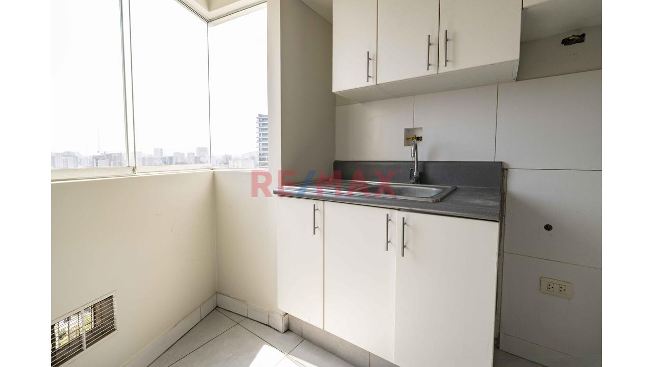 🚨 Departamento Alquiler 82 M² + 3 Dormitorios Límite Con San Isidro Por S/2,500! 🏡✨ — foto 9