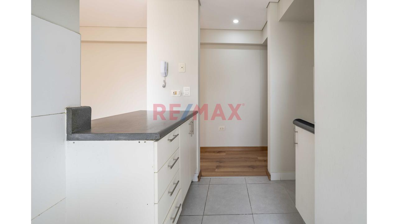 🚨 Departamento Alquiler 82 M² + 3 Dormitorios Límite Con San Isidro Por S/2,500! 🏡✨ — foto 8