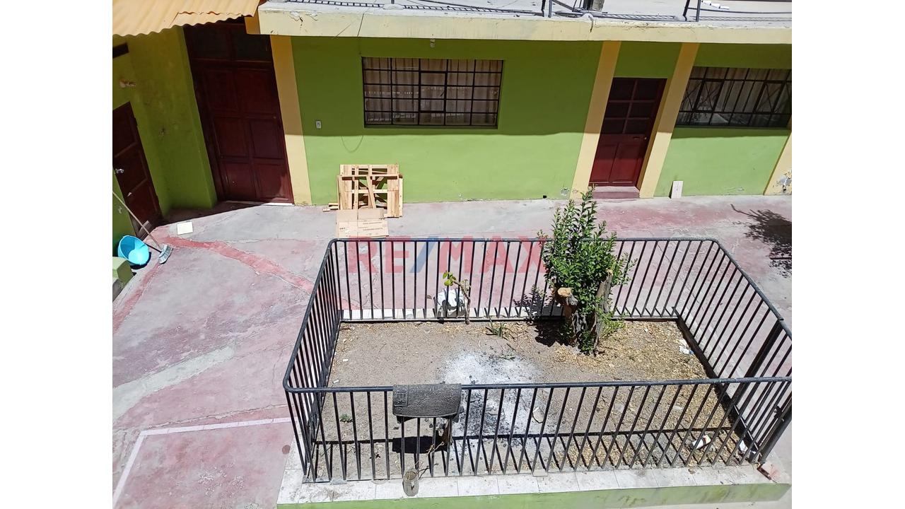 Casa Centrica En Venta Por La Plaza San Antonio — foto 8