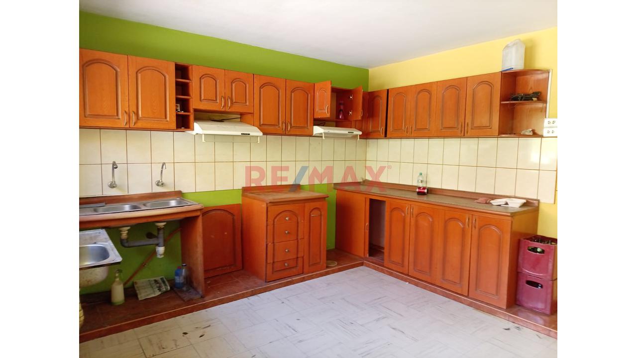 Casa Centrica En Venta Por La Plaza San Antonio — foto 6
