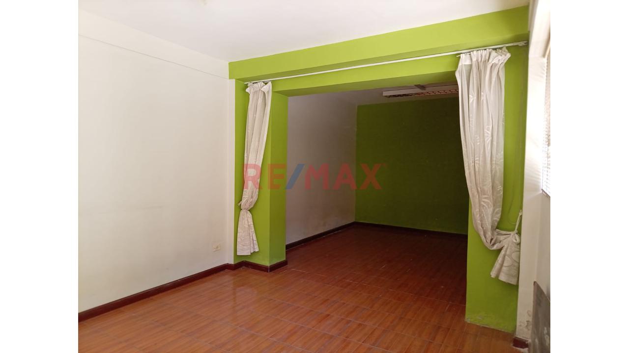 Casa Centrica En Venta Por La Plaza San Antonio — foto 10