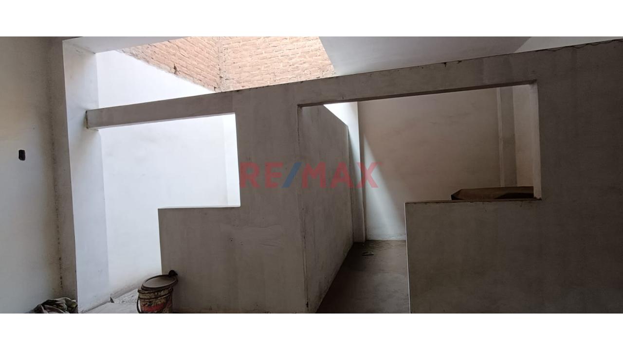 Terreno En Venta 120M2, Excelente Ubicación En Av. El Parral - Comas — foto 9
