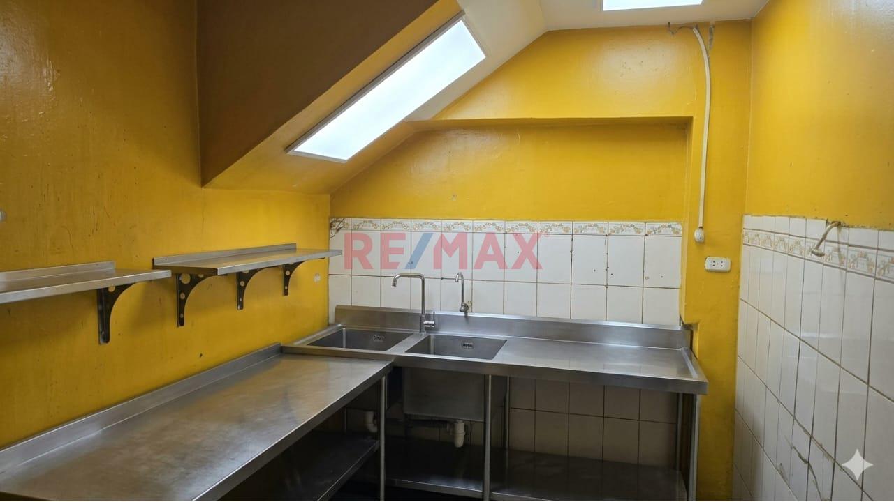 En Venta! Local Comercial En 1Er Piso Misma Esquina - Frente Al Aeropuerto - Callao — foto 5