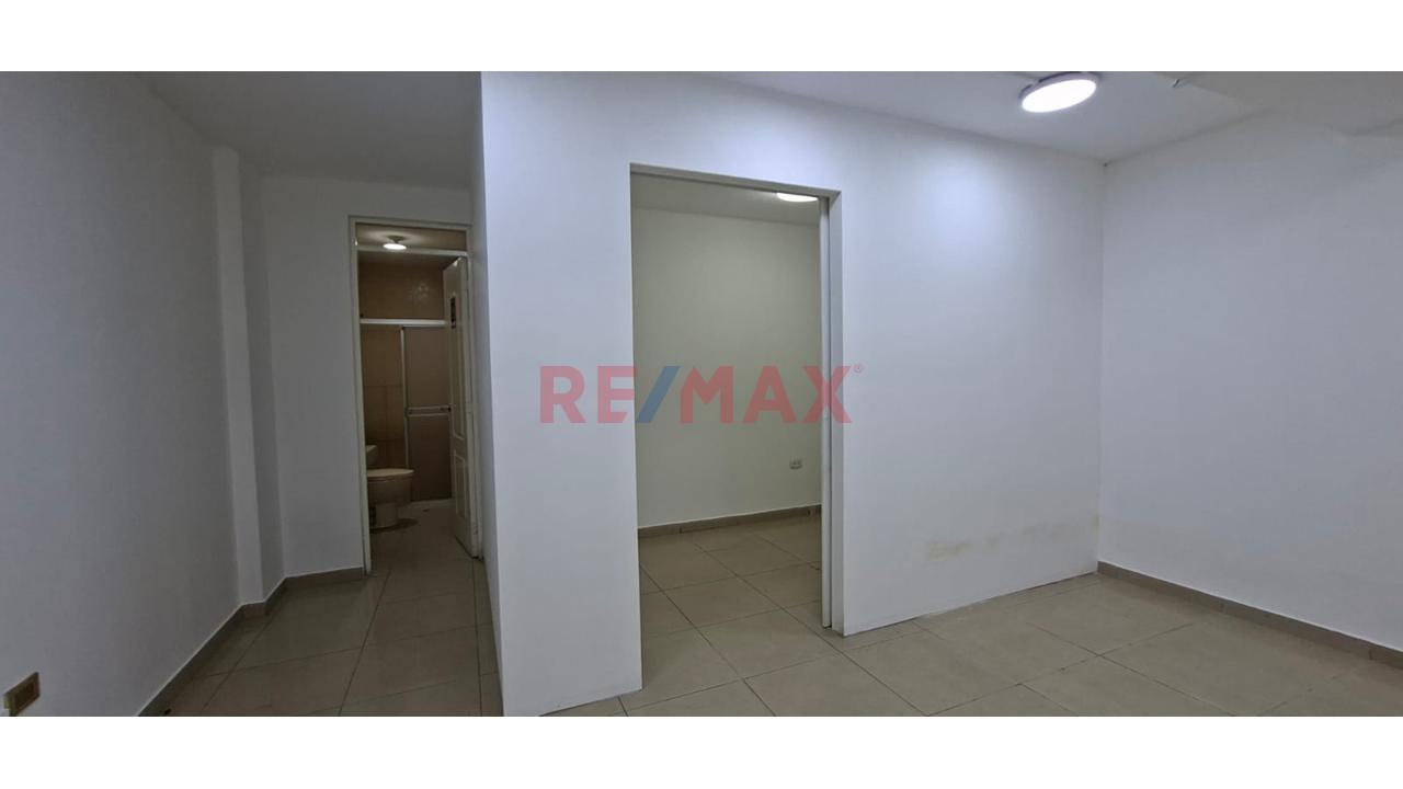 Se Alquila Local Comercial En Caminos Del Inca Surco Primer Piso — foto 13