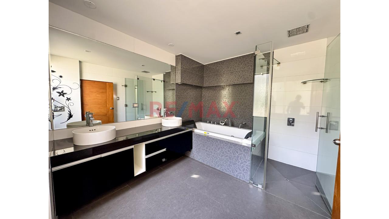 Casa de 5 dormitorios en La Molina, 455 m² — foto 4