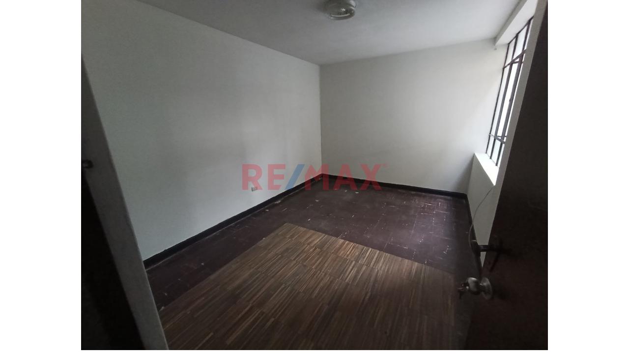 Departamento De Un Dormitorio En Alquiler, Av. Naciones Unidas Cerca A Totus. — foto 7