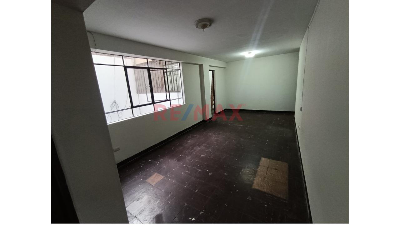 Departamento De Un Dormitorio En Alquiler, Av. Naciones Unidas Cerca A Totus. — foto 6