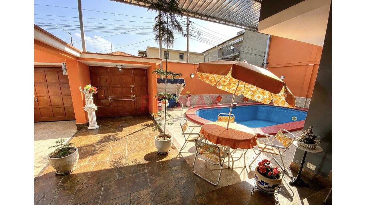 Casa De 2 Pisos Con Piscina + Terraza En Venta Urbanizacion Santa Victoria Chiclayo — foto 2