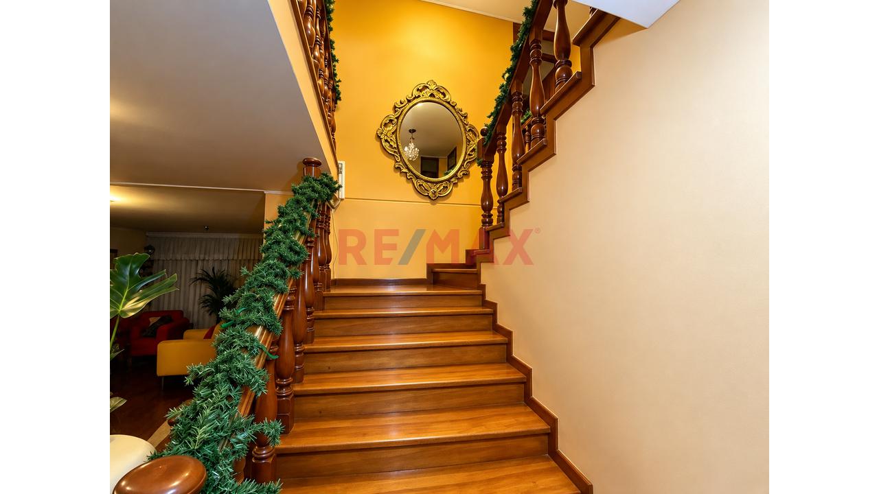 Casa De 2 Pisos Con Piscina + Terraza En Venta Urbanizacion Santa Victoria Chiclayo — foto 11