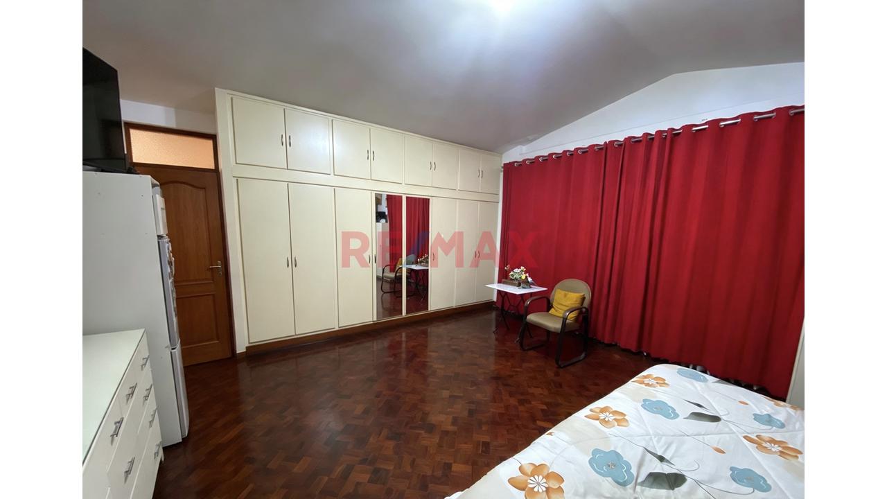 Casa De 2 Pisos Con Piscina + Terraza En Venta Urbanizacion Santa Victoria Chiclayo — foto 14