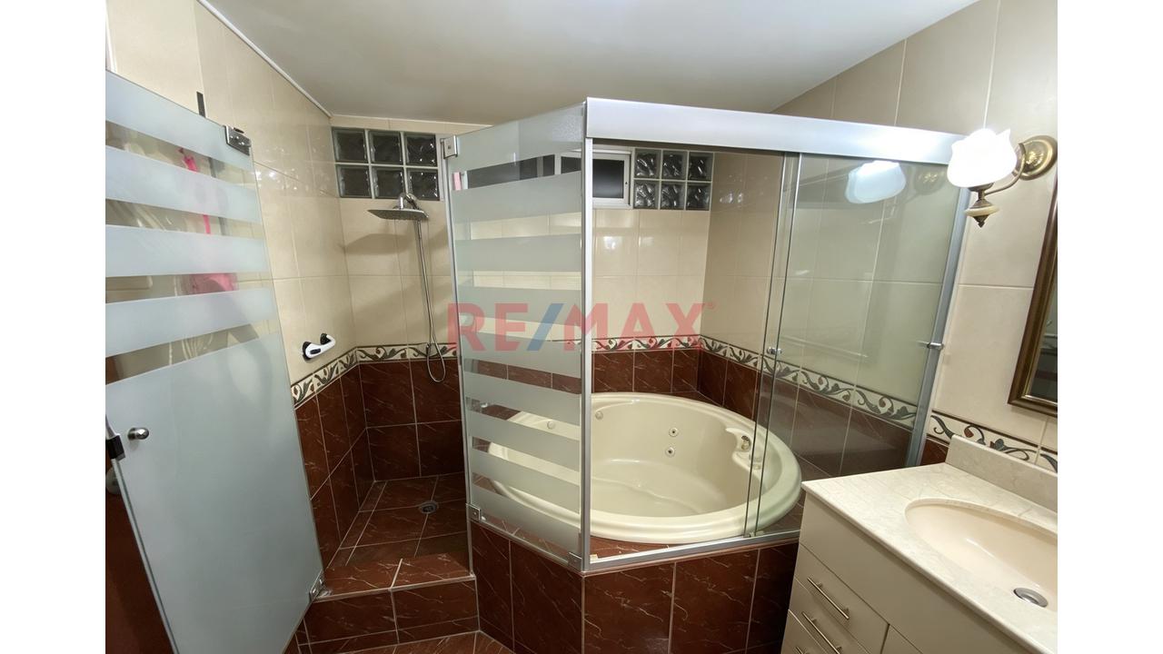 Casa De 2 Pisos Con Piscina + Terraza En Venta Urbanizacion Santa Victoria Chiclayo — foto 15