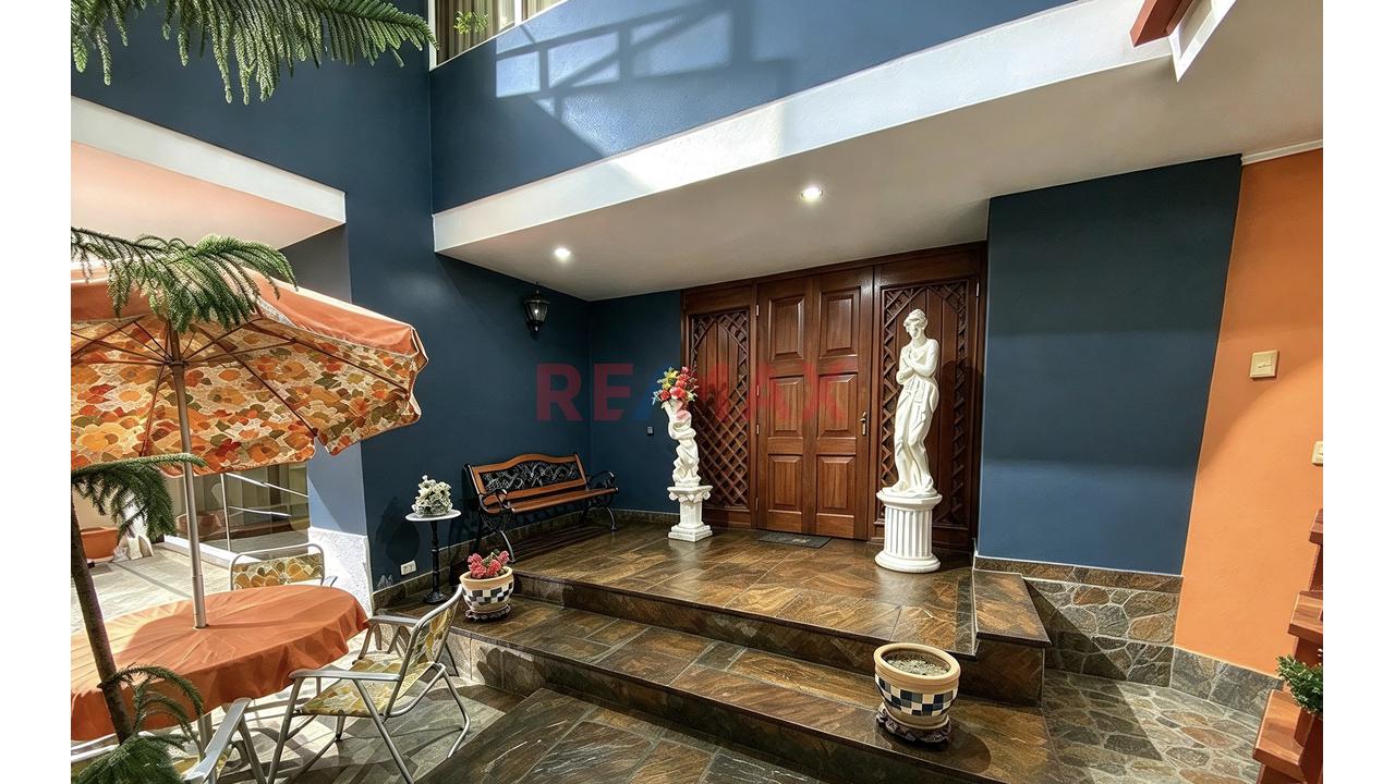 Casa De 2 Pisos Con Piscina + Terraza En Venta Urbanizacion Santa Victoria Chiclayo — foto 4