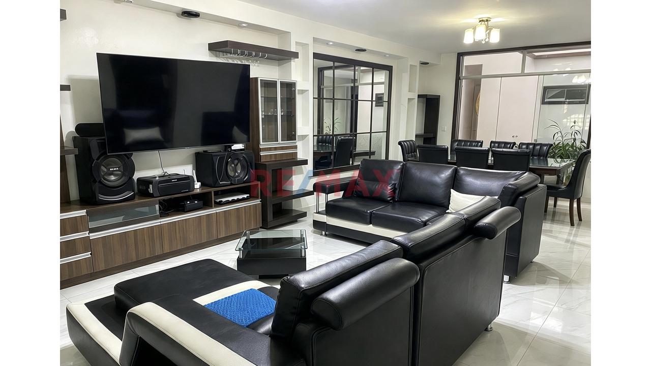 Casa De 3 Pisos + Azotea En Venta Urbanizacion José Quiñones Chiclayo — foto 6