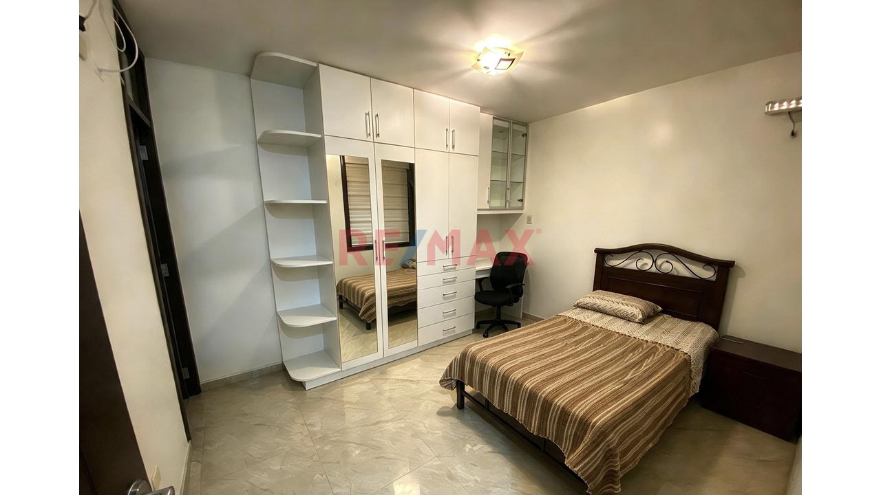 Casa En Venta Urbanizacion Jose Quiñonez Chiclayo - 16